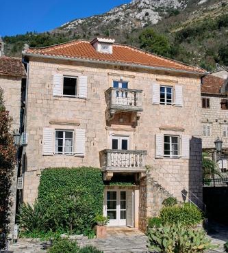 Villa Perast