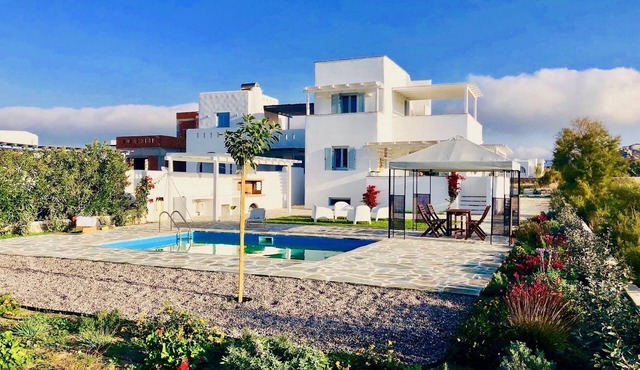 VILLA PERGOLA, a private villa with a private pool and an incredible view. Quiet neighborhood. in Naxos