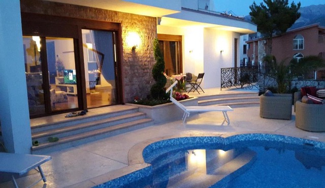 Villa Perla with Sea View