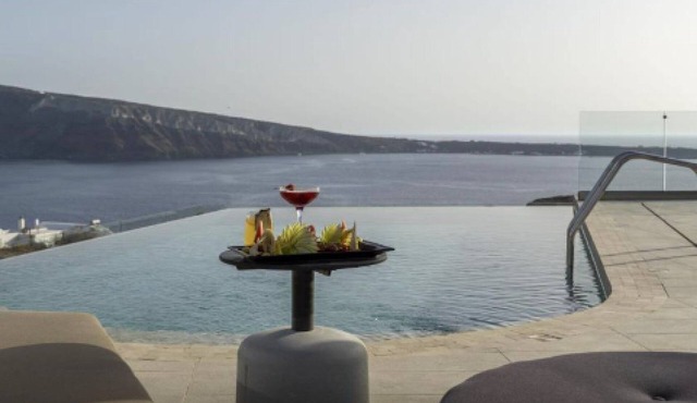 Villa Philomela, Divine Sunset & Sea Views, Private Pool, Furnished Terrace, Oia