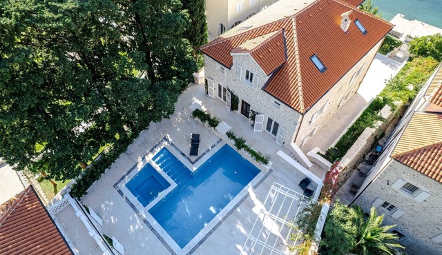 Villa Queen with Pool