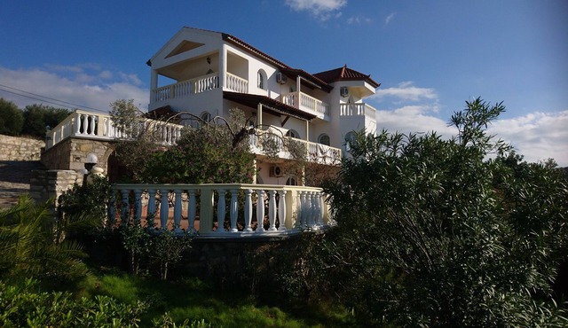 Villa Sarah The Queen of the Valley on over 5,000m2 in Pitsidia