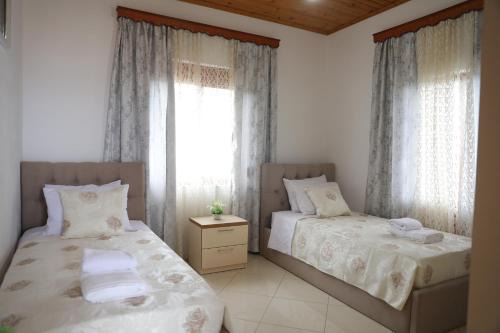 Villa Selenica Zhitom in Poliçan