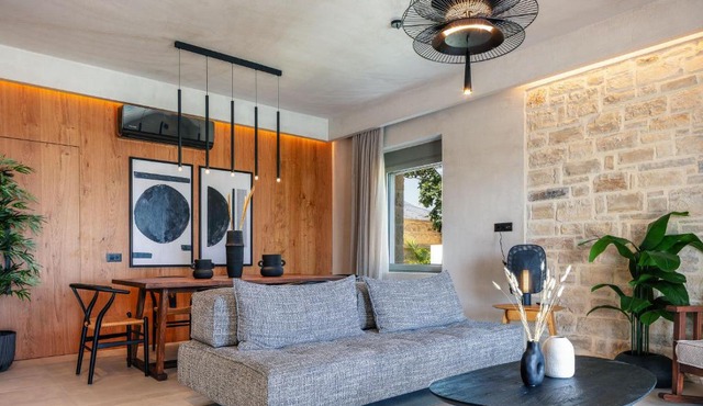 Villa Skianos - Seaview Sanctuary 500m to Beach by etouri in Chania