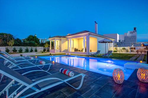 Villa Sofinta by Villa Plus in Kalpaki