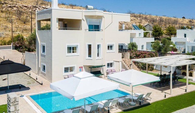 Villa Starlight - Five Bedroom Villa, Sleeps 11 in Lardos
