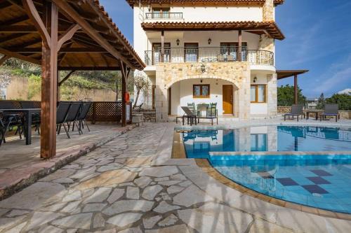 Villa Stefania/pool/garden/sea view/3bdrms/3bthrms in Agia Marina Nea Kydonias