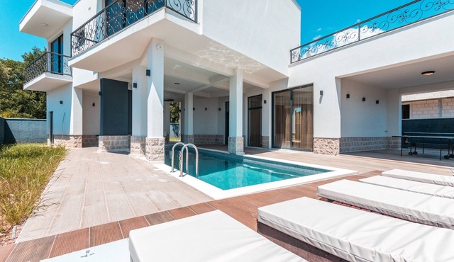 Villa Una With Private Pool and Sea View