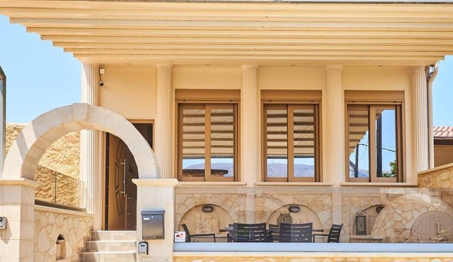 Villa 'Vlite' with Sea View, Wi-Fi and Air Conditioning in Souda
