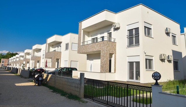 Villa w Garden, Balcony 8 min to Ulcinj Long Beach