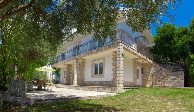 Villa With Private Pool And Sea View