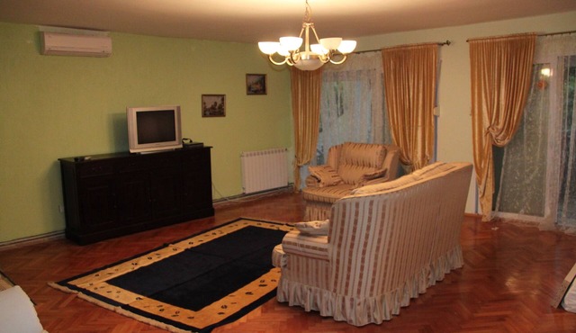 Villa with private swimming pool in a quiet area of Sutomore