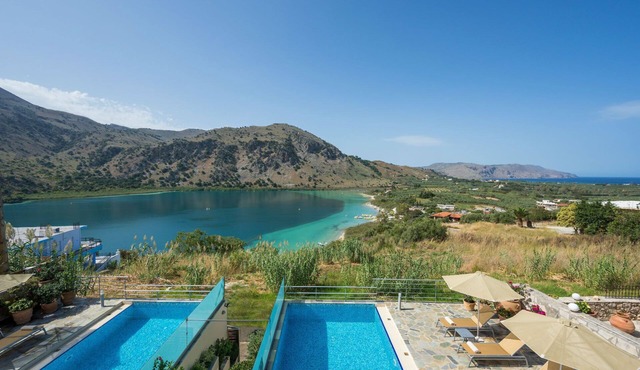 Villa with View to Lake & White Mountains in Chania