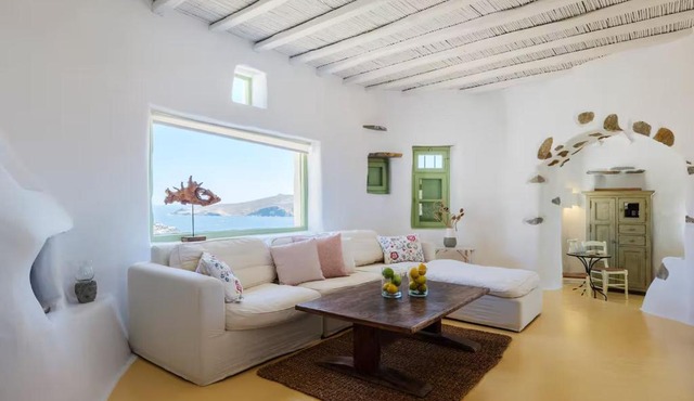 Vinara Cycladic Villa