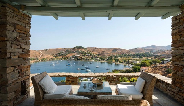 Vourkari BayHouse