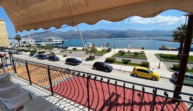 Waterfront Apartment in Lixouri