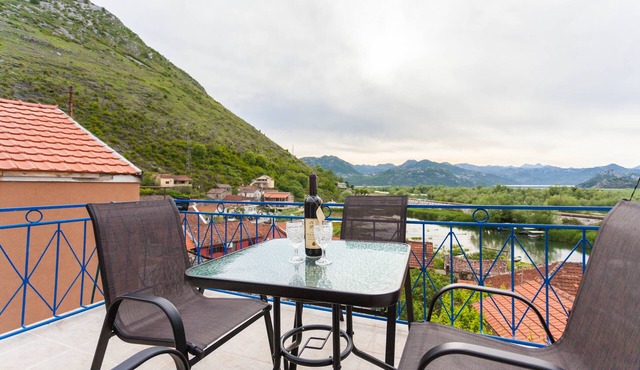 Wonderfull view house on Skadar Lake