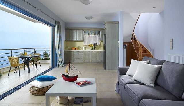 Xenia Residence & Suites