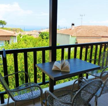 Yannis Apartments in Afitos