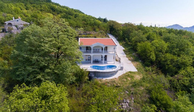 Yokana Villa & Pool