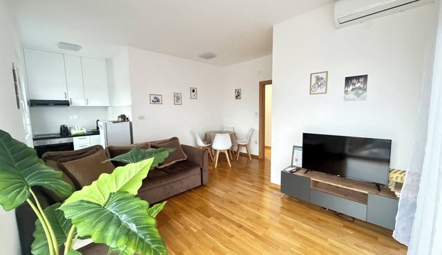Zenith Apartment - Beach & Private Parking