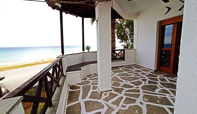 Zennova 22 Nikiti Sea Side House