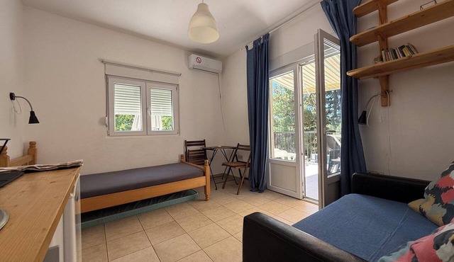 Žukovica - Cozy 1-bedroom apartment in fisherman village Bigova with AC in Bigova