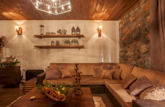 190 m² House ∙ 13 guests in Agios Athanasios