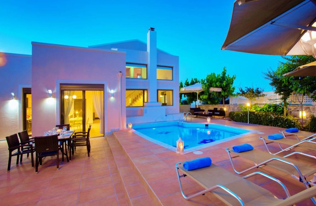 Holiday house with private pool for 6 persons 1 child in Skouloufia, Crete (North Coast of Crete) in Arkadi