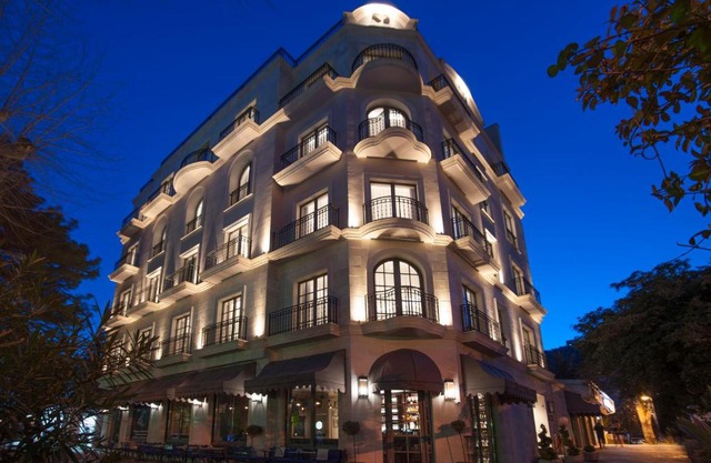 Hotel 