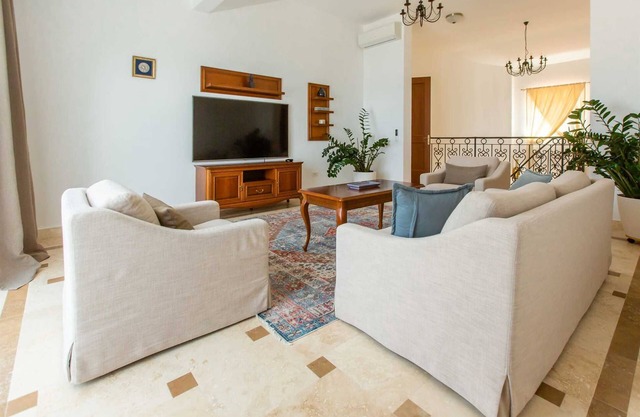 Oak Leaf Residence Villa Budva 