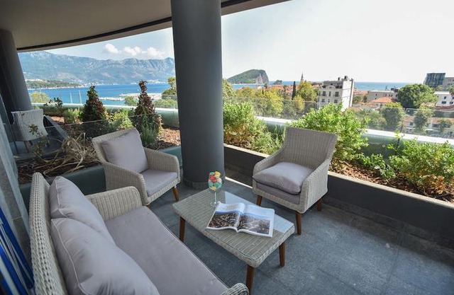 Royal Gardens Apartments in Budva