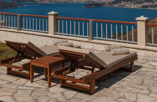 Tsar Village Villa Budva 