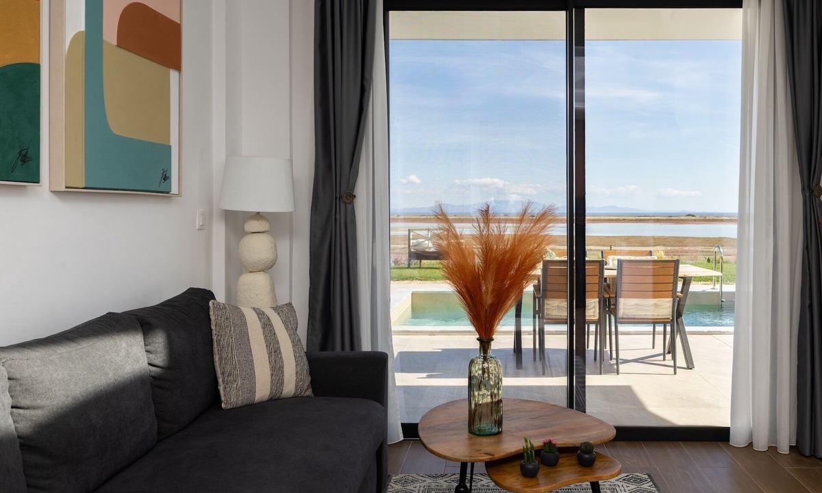 Nea Propontida House | Flamingo Living Suites & Villas