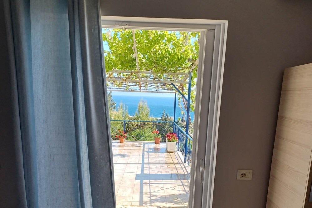 Qeparo House | Ionian View Guest House