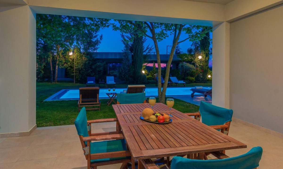 Romirion Villa | Villa Verano - Spacious 5-bdr & 5-bth Villa
