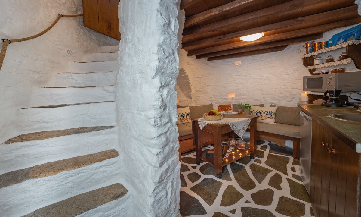 Ano Siros House | Anemomylos-Windmill