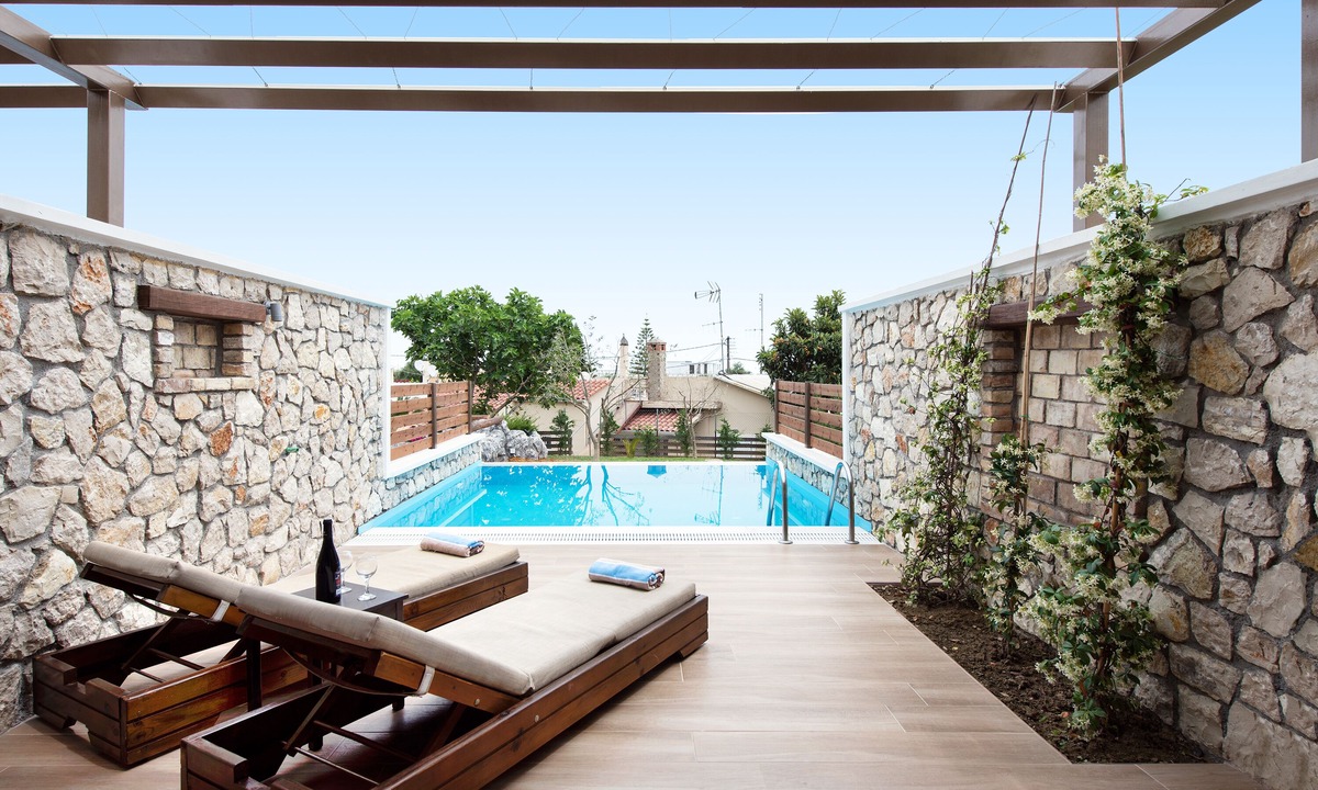 Perama Apartment | Suite with private pool