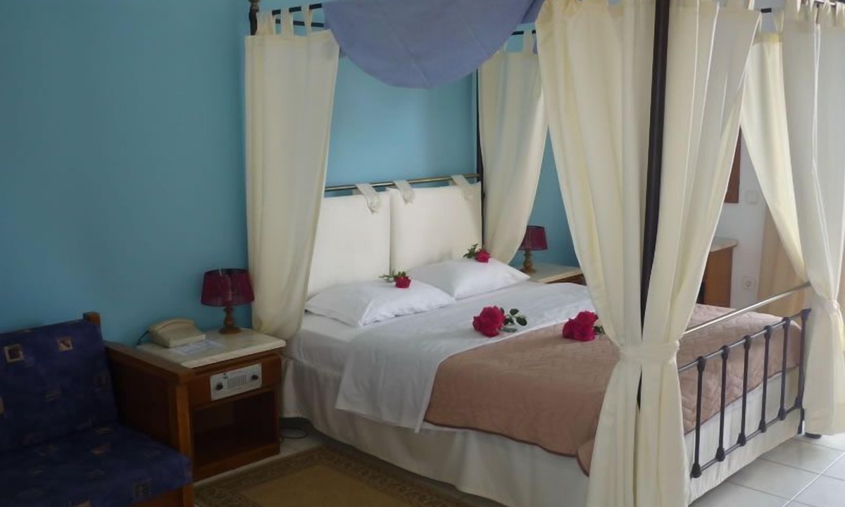 Trifylia Apartment | OASIS HOTEL KYPARISSIA