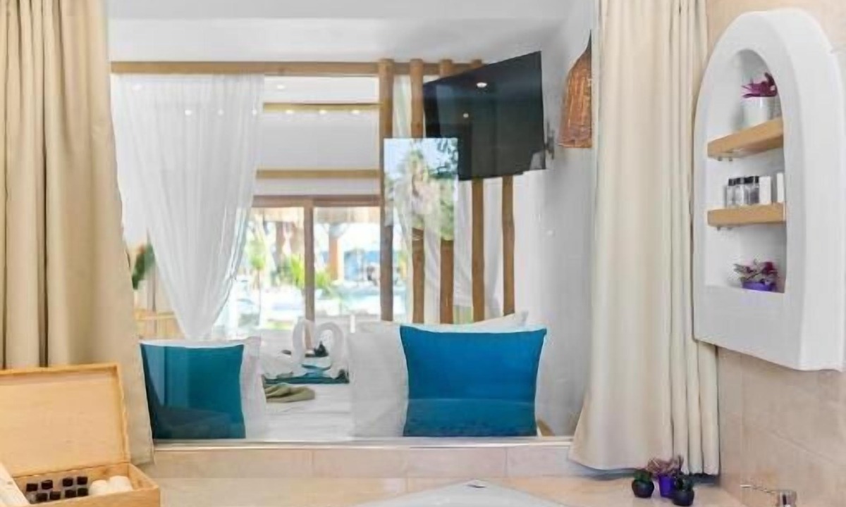 Haraki Apartment | Alia Beachfront Suites and Spa