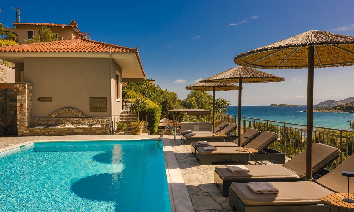 Agii Apostoli Hotel | Paramithenio Village Beach Resort & Spa