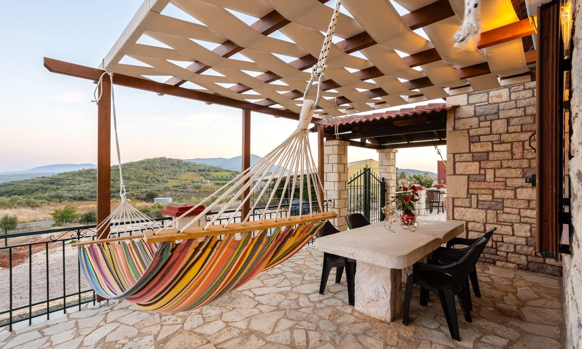 Pylos-Nestoras House | Polilimnio Mini Castle - Fotini s Unique Eco Gem