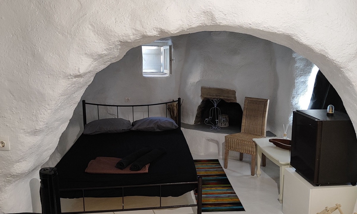 Paraga Apartment | Artemis Cottage Room 1