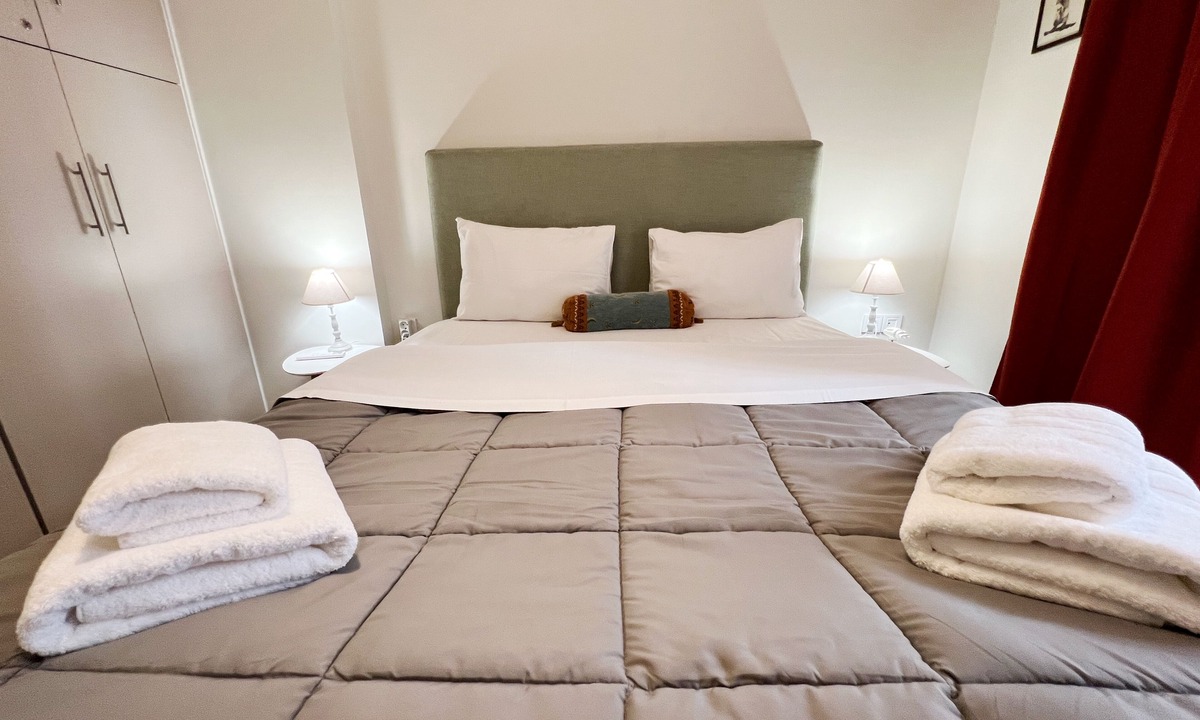 Makrigianni Apartment | A Stroll to the Acropolis, Athenian Homes