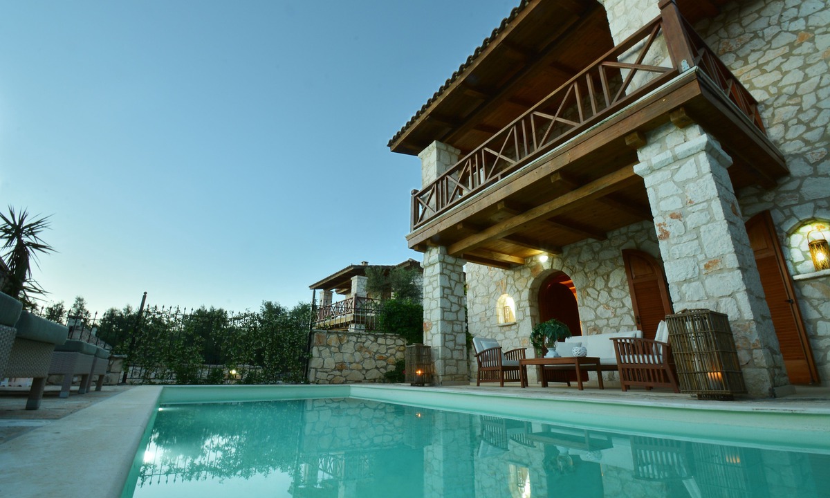 Akrotiri Villa | Jootiq Villas