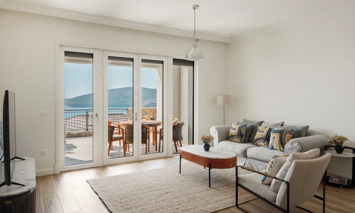 Radovici Apartment | Sea View Apartment in Luštica Bay