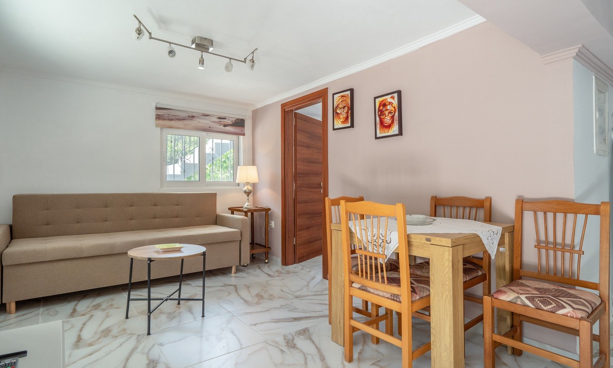 Chortata Apartment | Apartment 'Hortata Panorama Garden House' with Mountain View, Wi-Fi and Air Conditioning