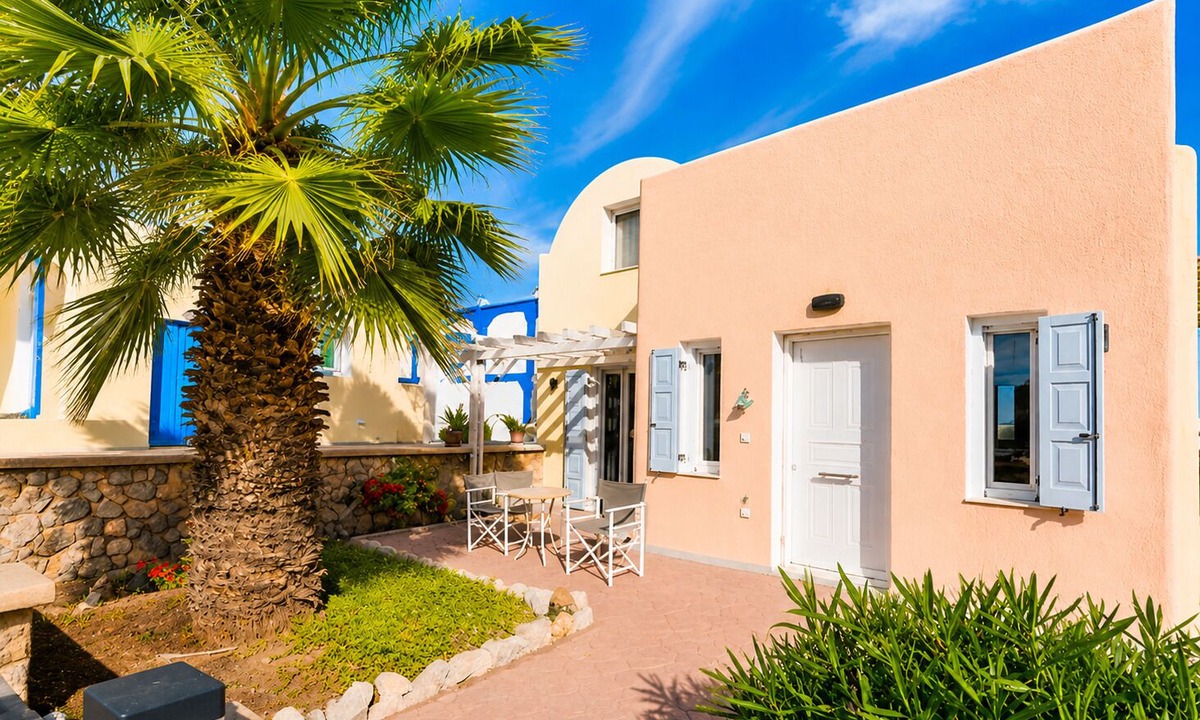 Monolithos House | Family friendly house with sea view in Santorini