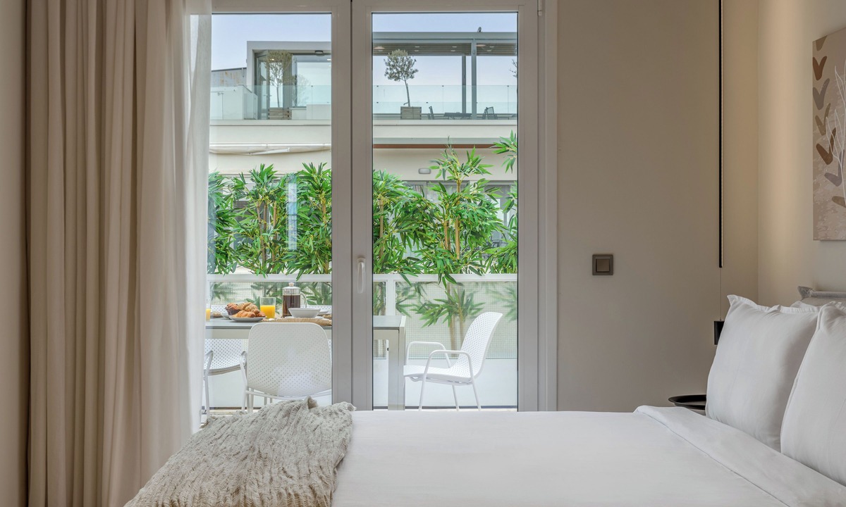 Monastiraki Apartment | Acropolis View Plunge Pool Loft