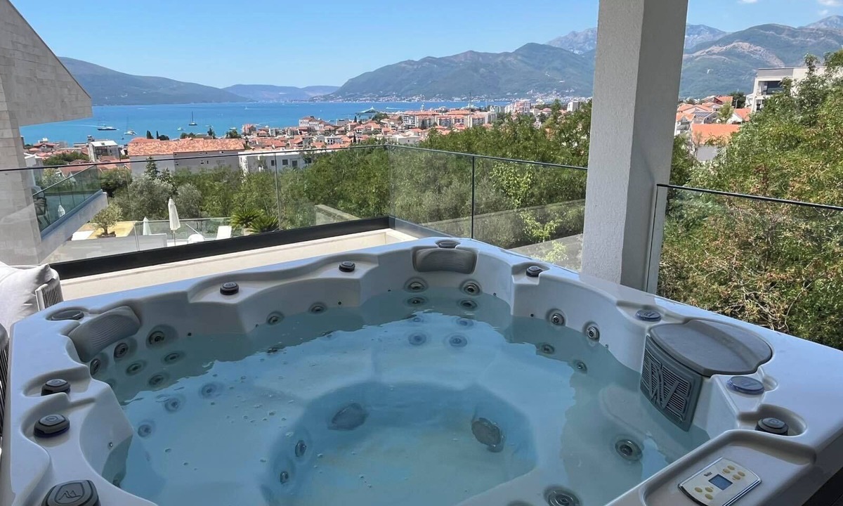 Tivat Villa | Sea view villa with pool,jacuzzi and sauna in a peaceful area of Tivat